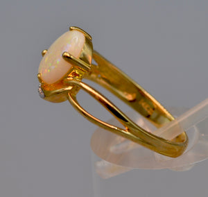 14K yellow gold Opal ring with diamonds