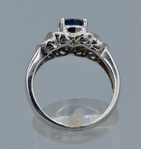 14K white gold ring with Blue Sapphire and diamonds