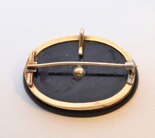14K yellow gold onyx brooch with seed pearls
