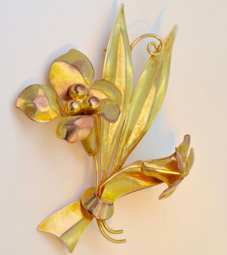 10K yellow gold floral pin by Uncus, circa 1940