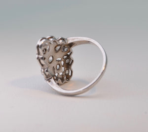 14K white gold Antique ring with 20 old mine cut Diamonds, ca.1920