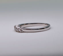 14K White gold band ring with 5 Diamonds