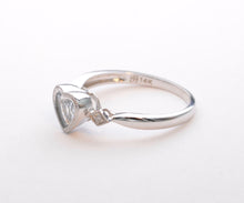 Heart-shaped Aquamarine with Two Side Diamonds in 14K White Gold