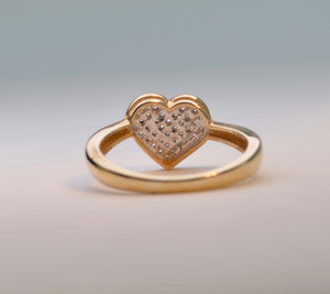 10K yellow gold ring with heart-shaped pave diamonds on top